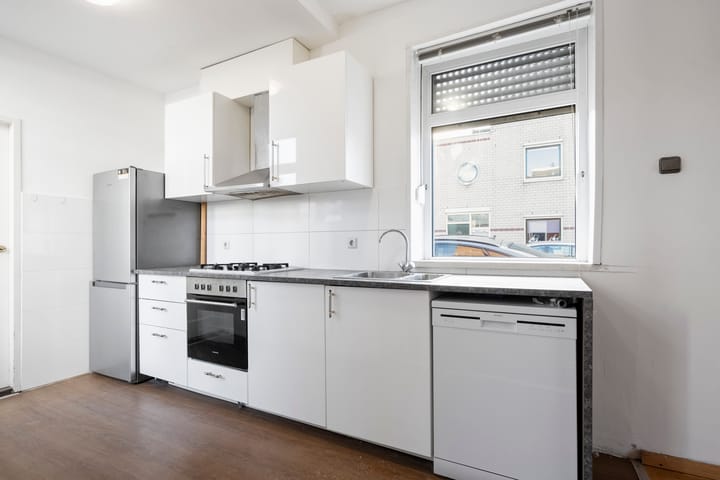 Photo 5 of Casembrootstraat 39