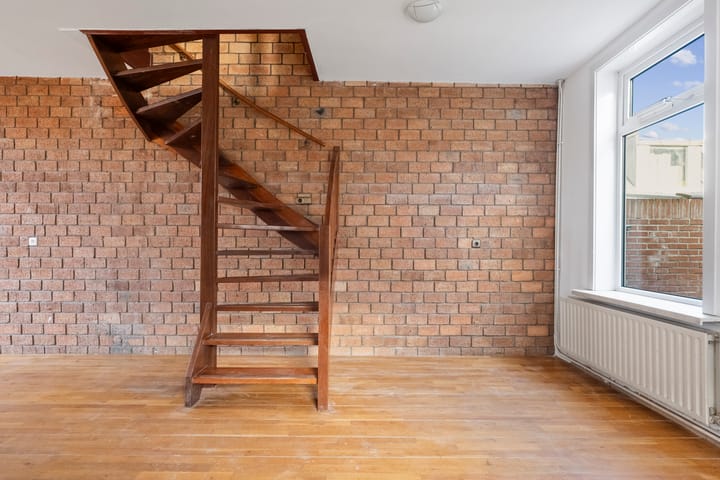 Photo 8 of Casembrootstraat 39