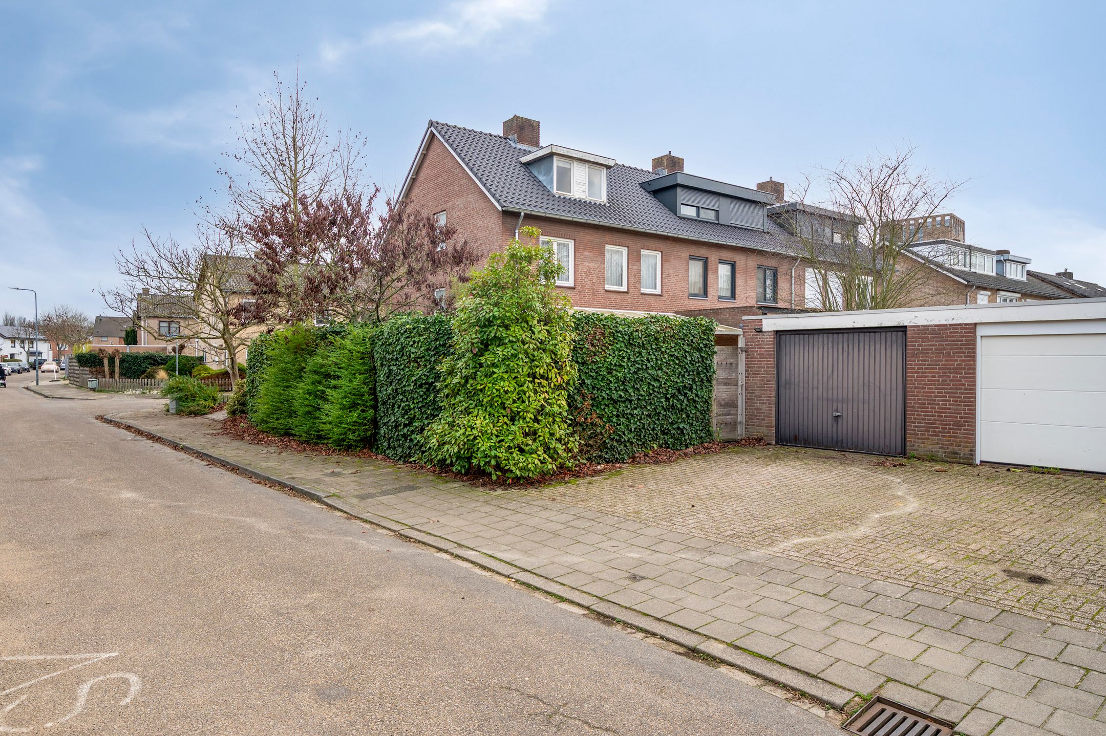 Buying a house in The Netherlands., Jozef Hoensstraat 10