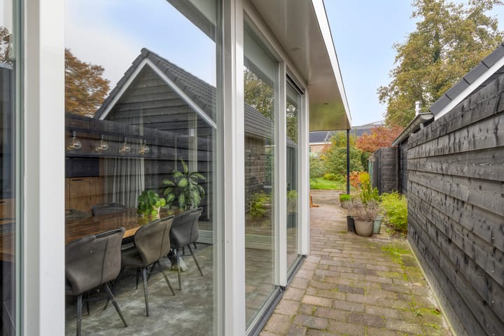 Foto 42 van Molenstraat 180