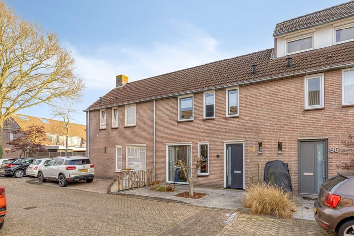 Photo 2 of Middelgraaf 94