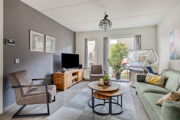 Photo 5 of Middelgraaf 94