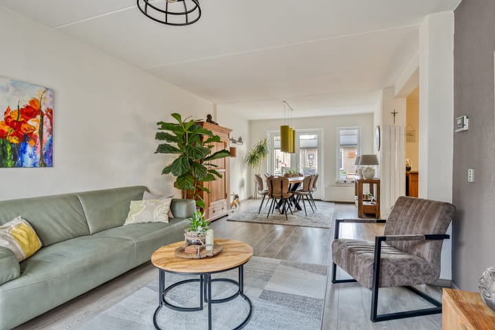 Photo 7 of Middelgraaf 94