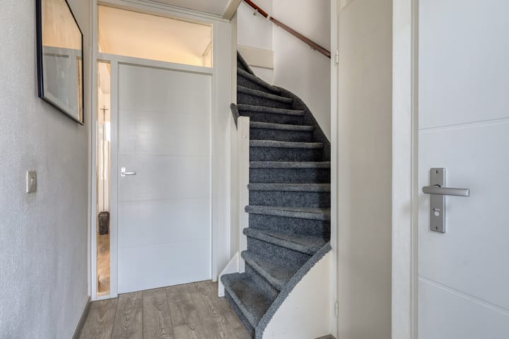 Photo 16 of Middelgraaf 94