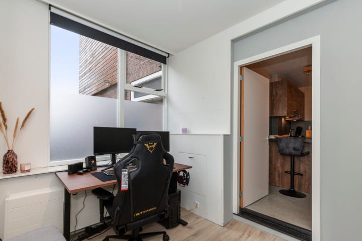 Foto 23 van Damstraat 4