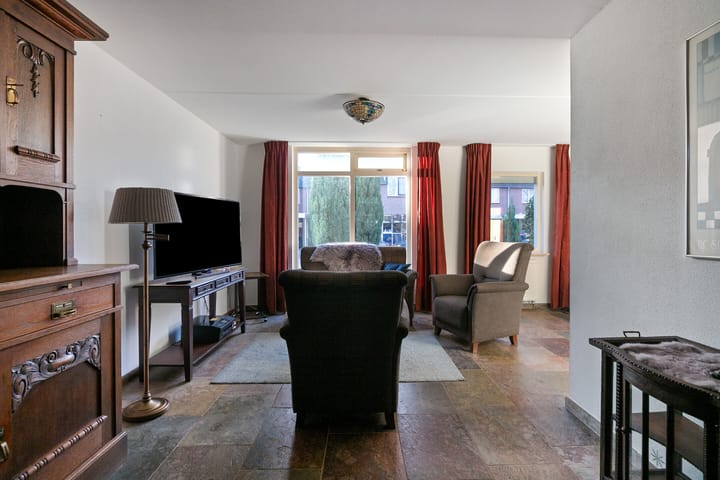 Foto 5 van Helmkruid 15