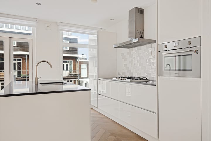 Photo 3 of Eerste Helmersstraat 130-D