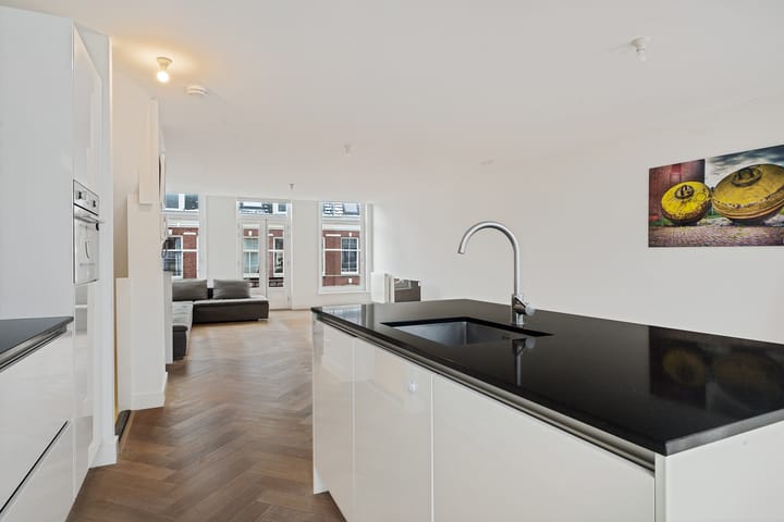 Photo 5 of Eerste Helmersstraat 130-D