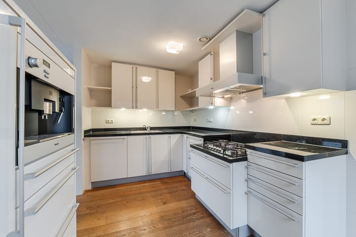 Photo 9 of Alteveerstraat 15-B