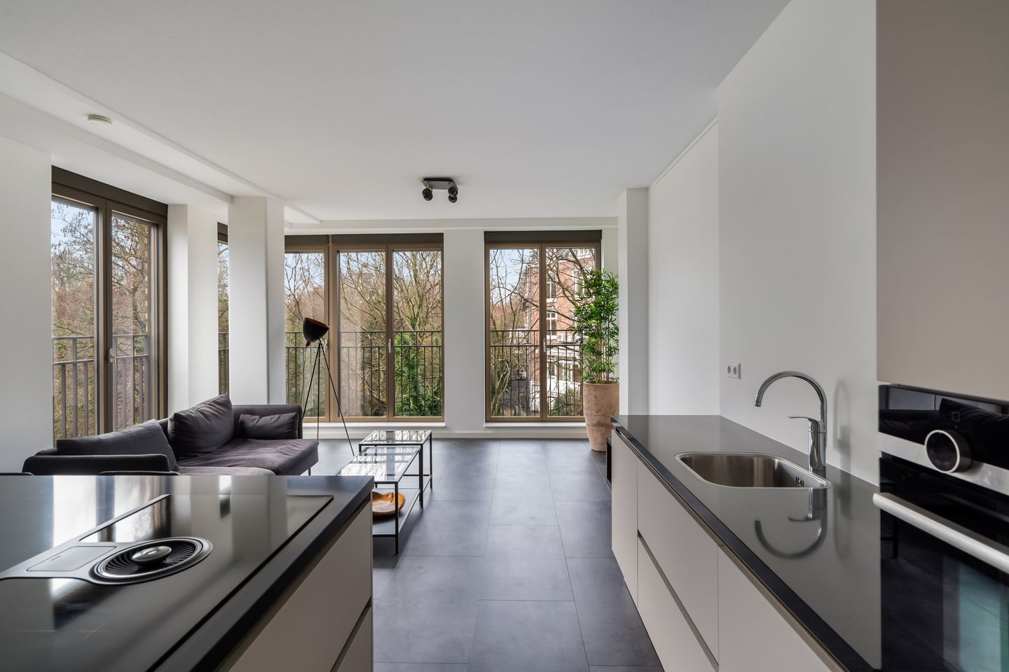 Foto 14 van Van Vollenhovenstraat 3-212