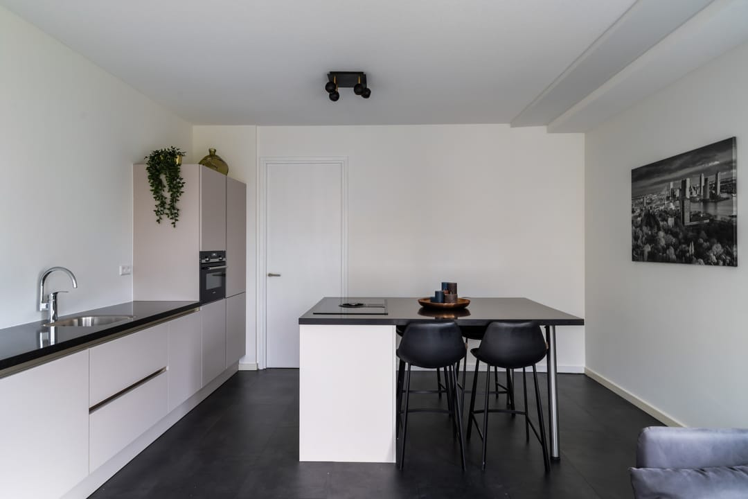 Foto 22 van Van Vollenhovenstraat 3-212