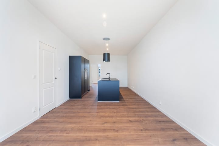 Photo 11 of 1e Middellandstraat 75-B02