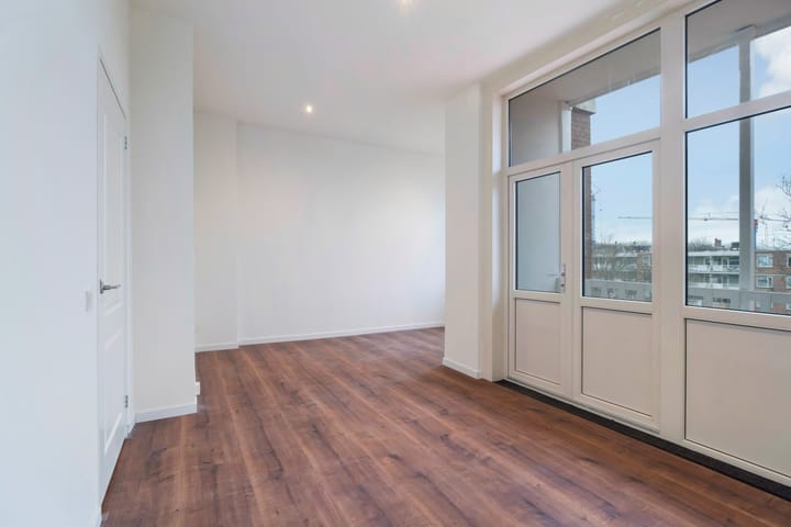 Photo 16 of 1e Middellandstraat 75-B02