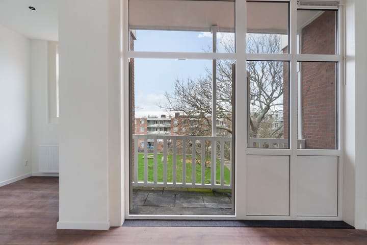 Photo 21 of 1e Middellandstraat 75-B02