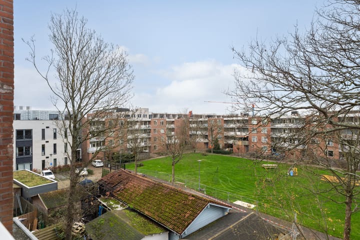 Photo 25 of 1e Middellandstraat 75-B02