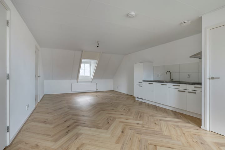 Foto 5 van Monsterstraat 8-B