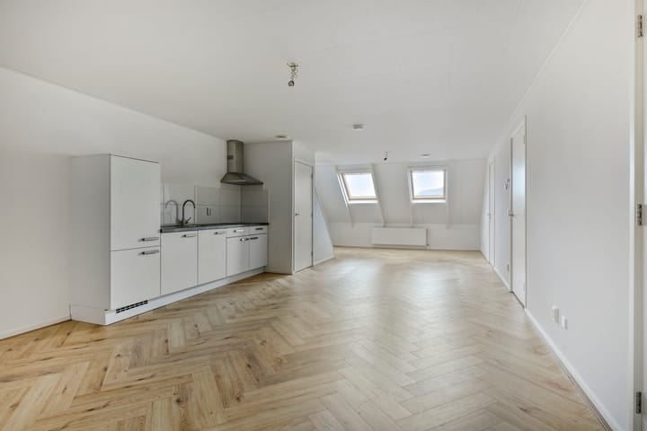 Foto 6 van Monsterstraat 8-B