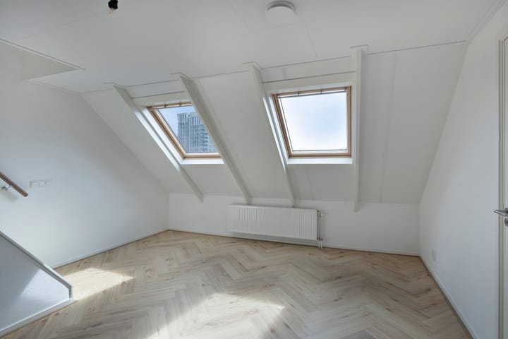 Foto 10 van Monsterstraat 8-B