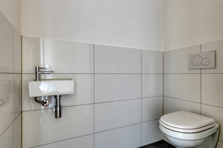 Foto 15 van Monsterstraat 8-B