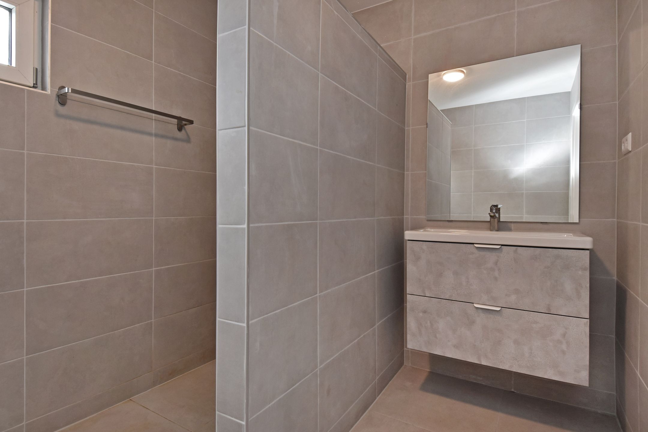 Foto 15 van Algengroen 8-D