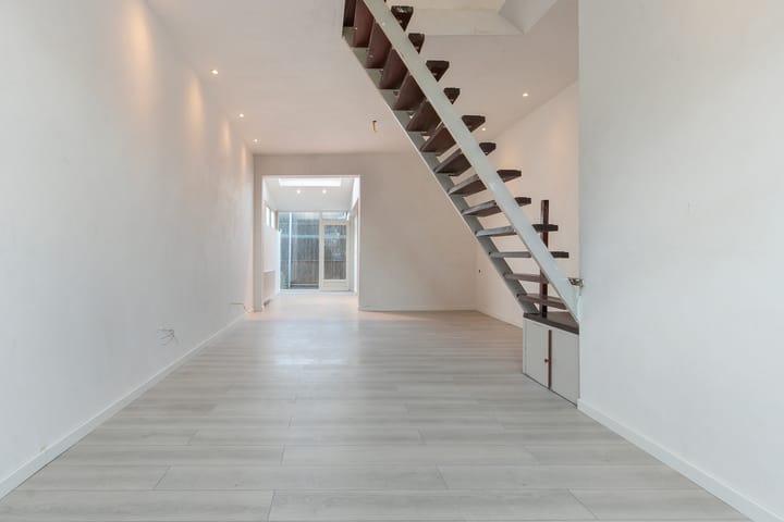 Photo 4 of Bloemstraat 3