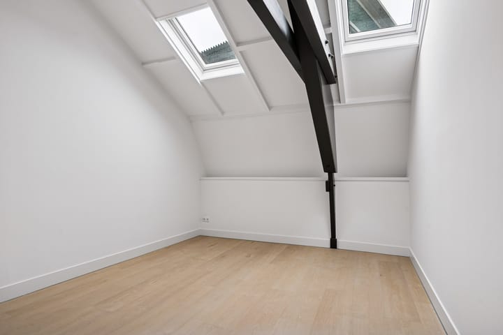 Photo 11 of Alexanderstraat 2-B