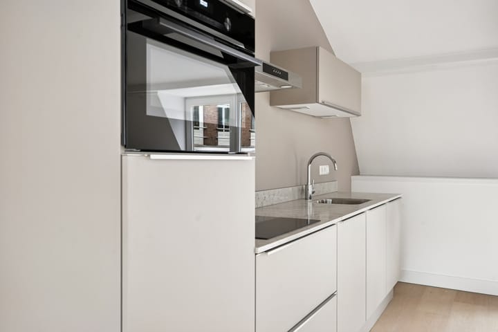 Photo 9 of Alexanderstraat 2-B