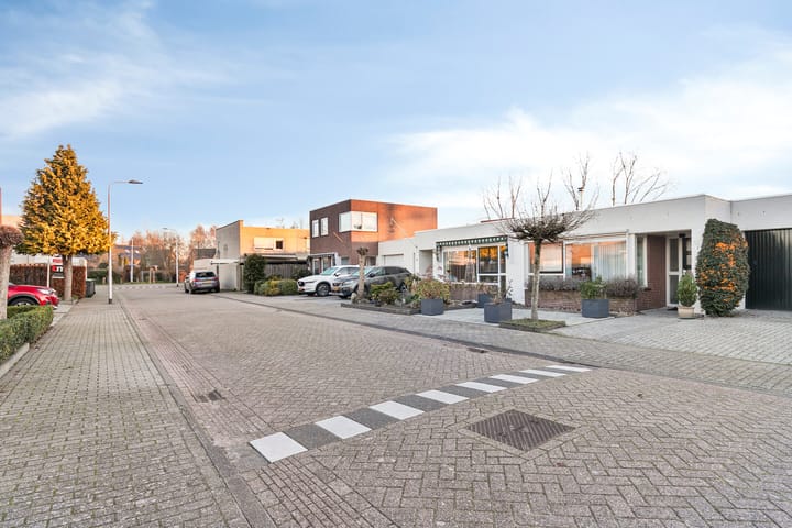 Foto 2 van Raambergstraat 6