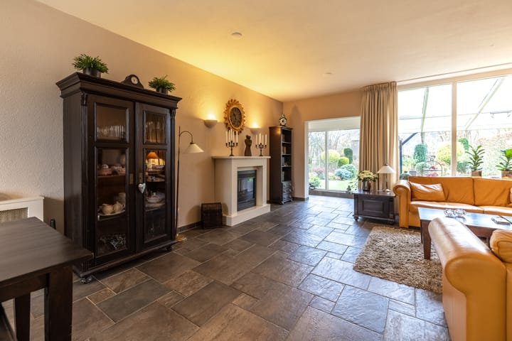 Foto 8 van Koemate 104