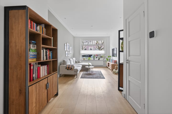 Foto 9 van Van Tuyll van Serooskerkenweg 86