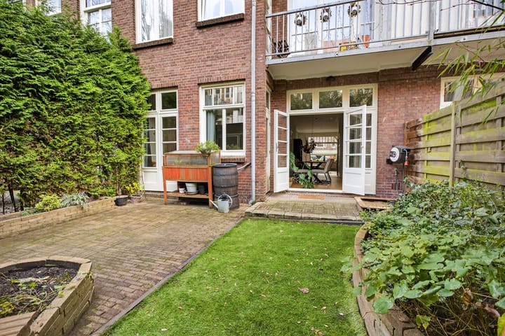 Foto 32 van Van Tuyll van Serooskerkenweg 86