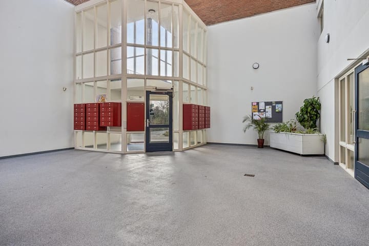 Photo 6 of Oostmaaslaan 475