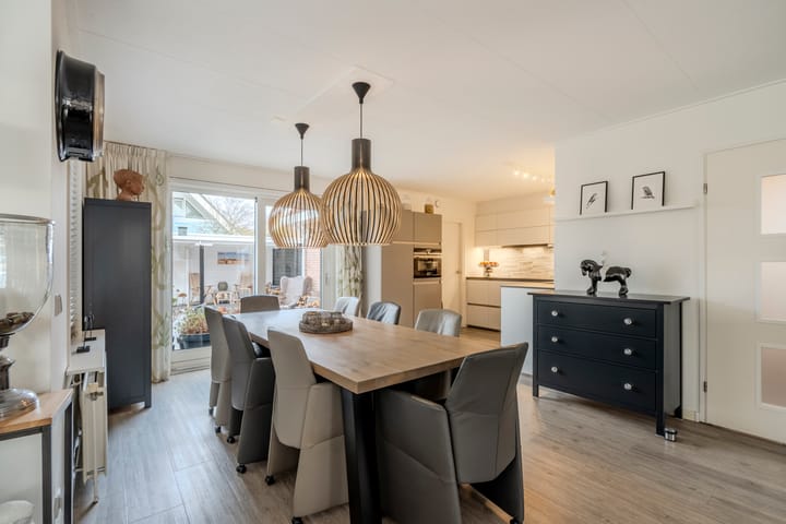 Foto 18 van Meester Geensenweg 8