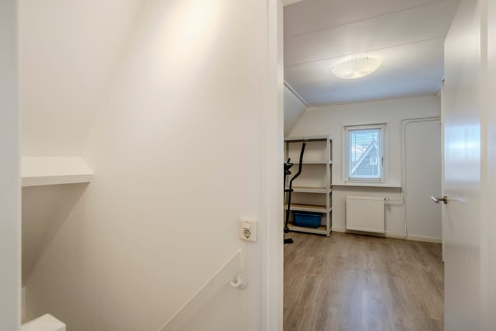 Foto 40 van Meester Geensenweg 8