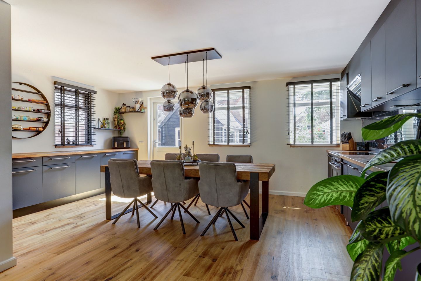 Foto 14 van Tuindorpweg 12