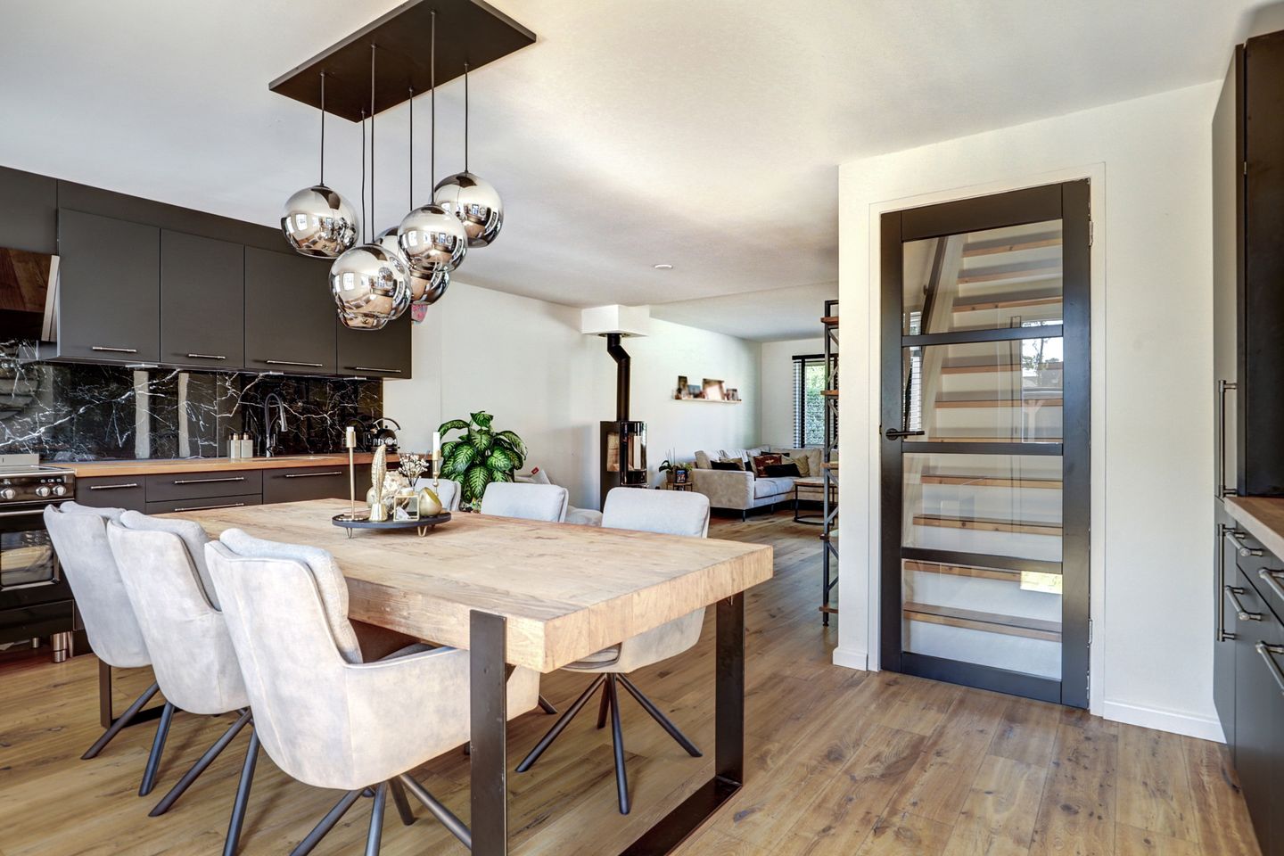 Foto 20 van Tuindorpweg 12