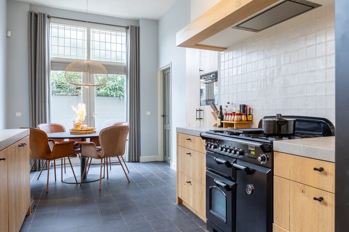 Foto 23 van de Roy van Zuidewijnlaan 8