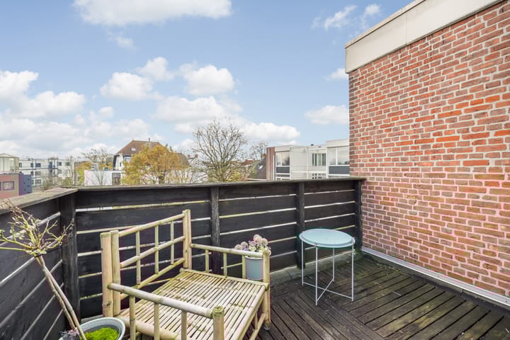 Foto 60 van de Roy van Zuidewijnlaan 8