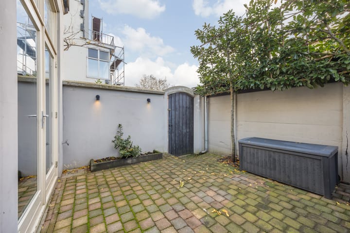 Foto 61 van de Roy van Zuidewijnlaan 8