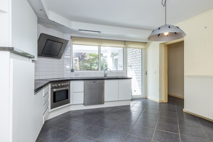 Foto 8 van Steve Bikostraat 35