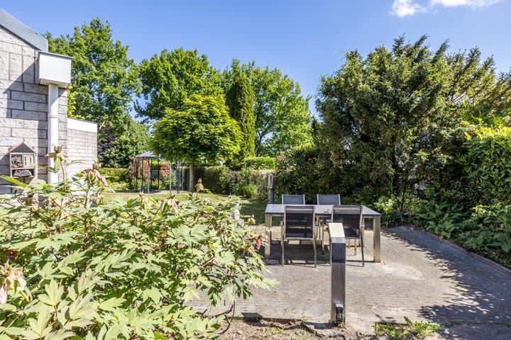 Foto 42 van Steve Bikostraat 35