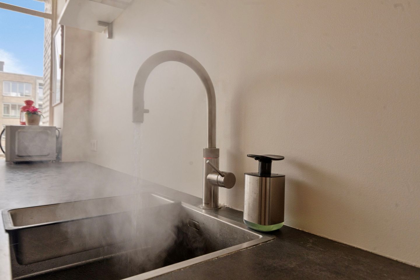 Foto 10 van Van Alkemadelaan 1070