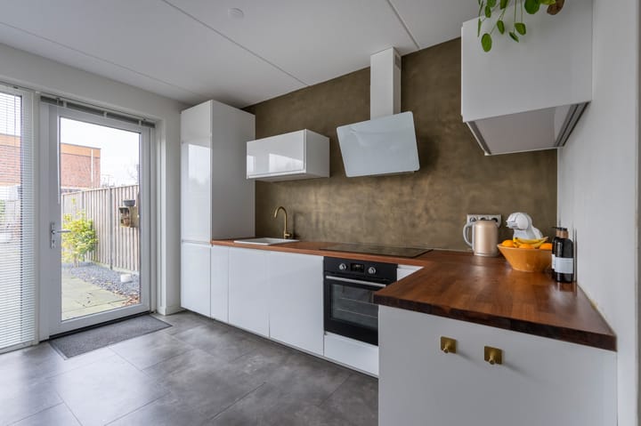 Photo 3 of Eikenwal 30