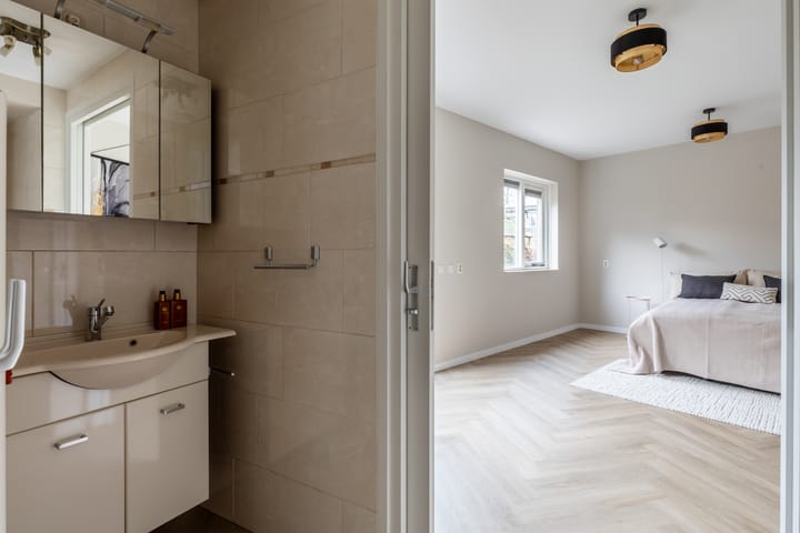 Photo 19 of Theresialaan 14