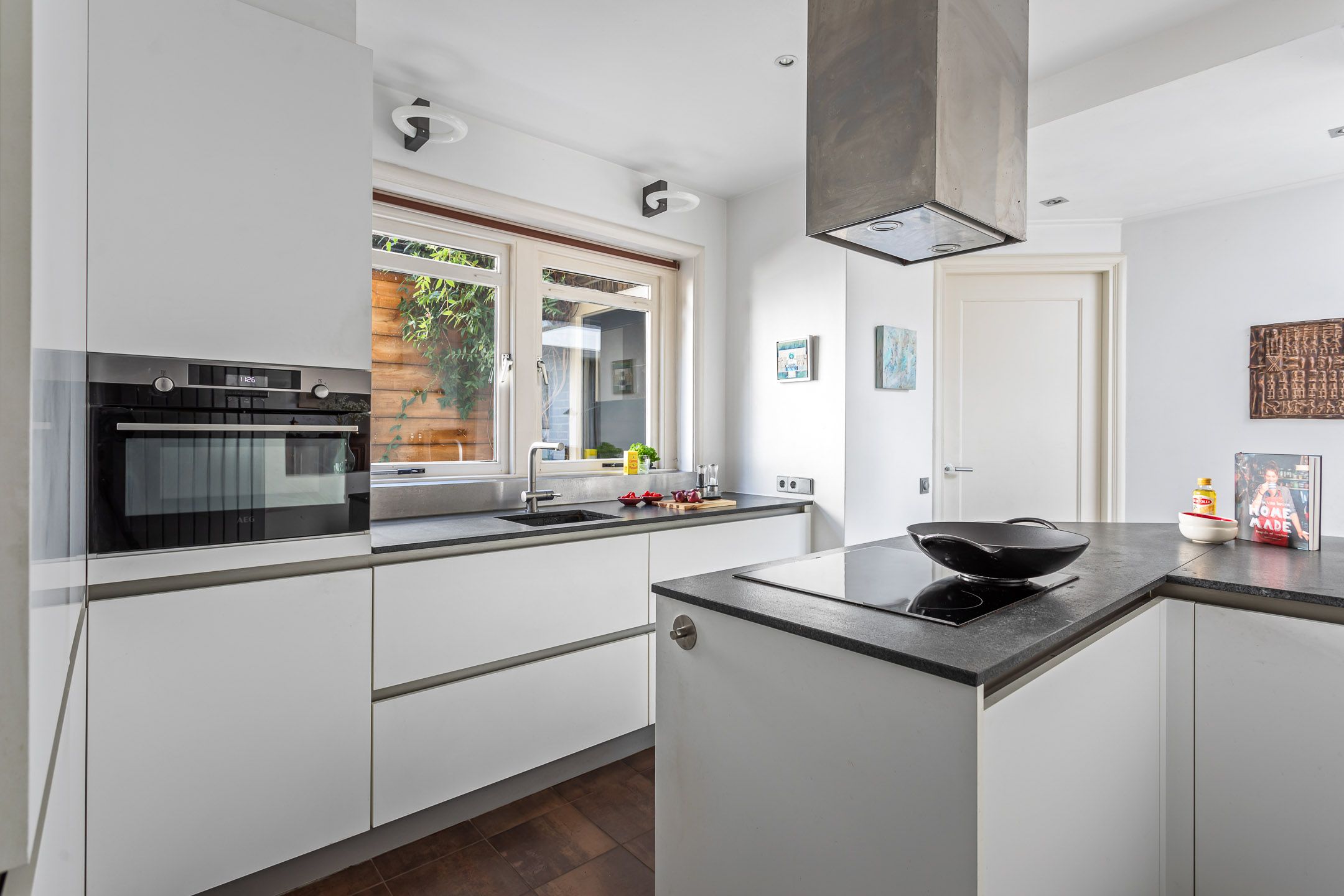 Photo 12 of Enschedesestraat 105