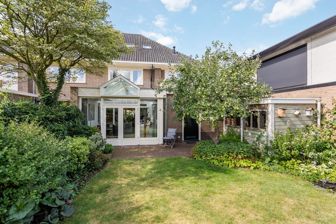 Photo 22 of Enschedesestraat 105