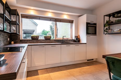 Karveel 07 75 secondary image