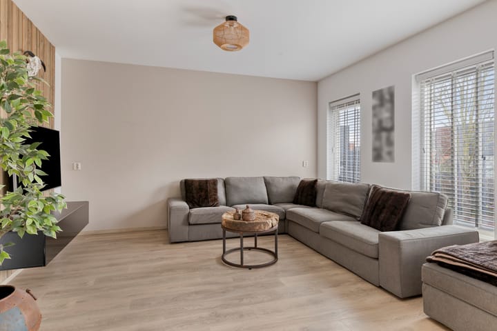 Foto 21 van Antillenweg 36