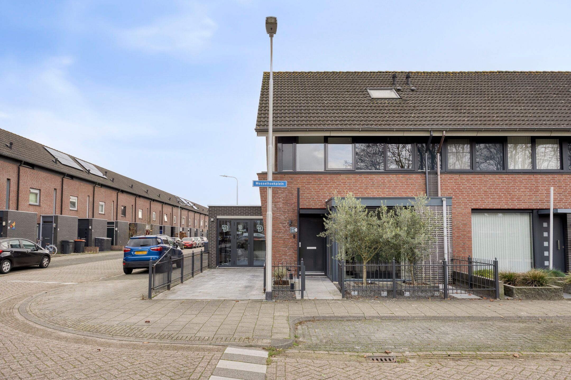 Foto 3 van Mosselhoekplein 1