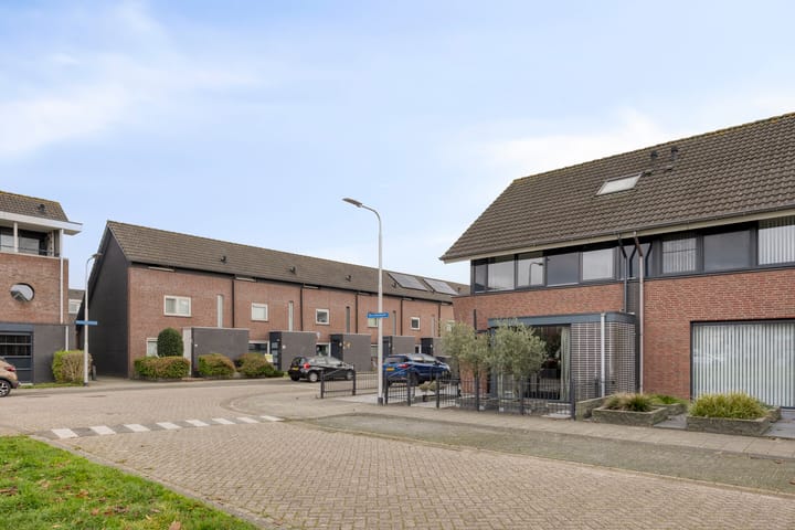 Foto 4 van Mosselhoekplein 1